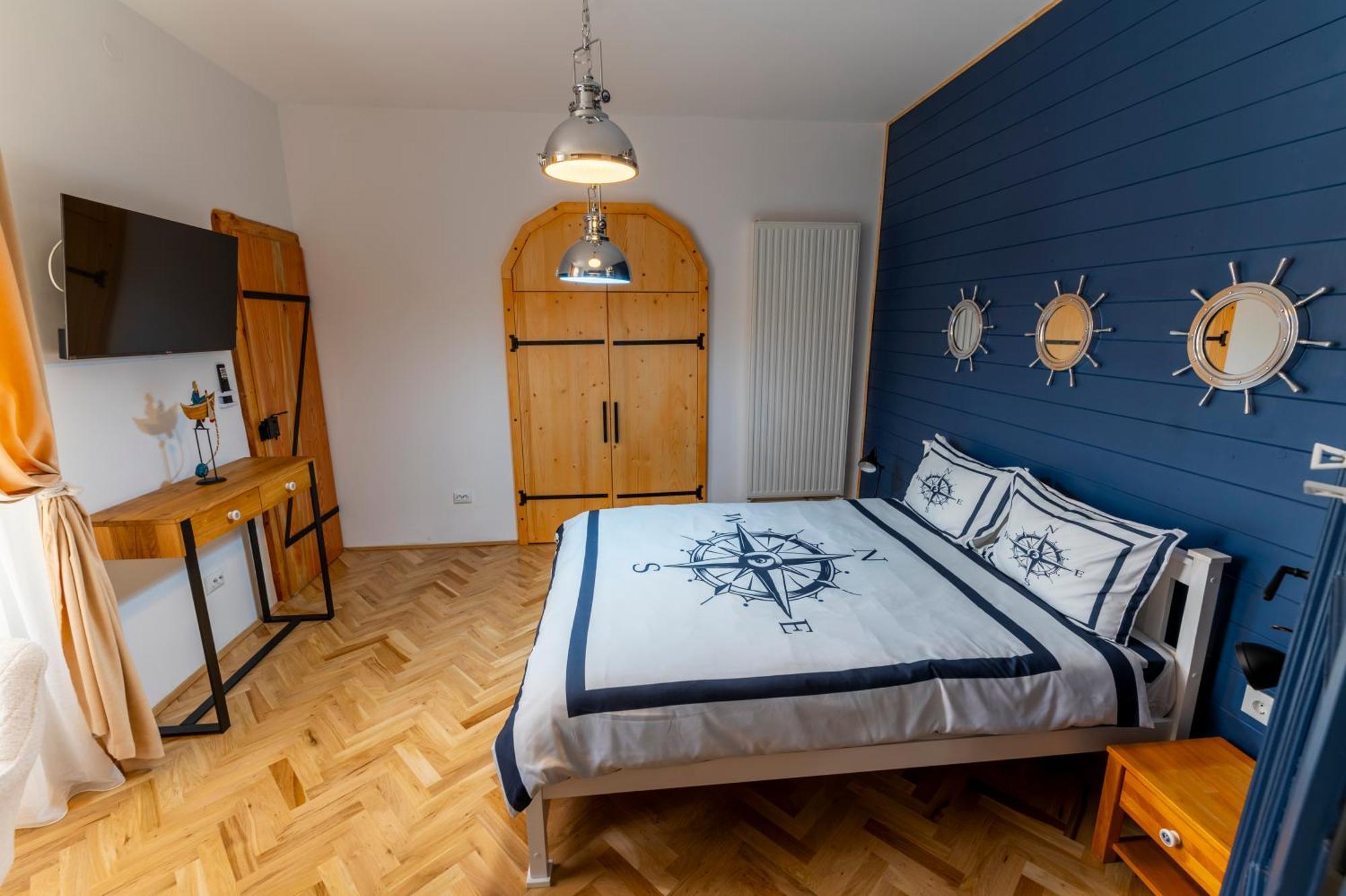 Apartament superior cu balcon